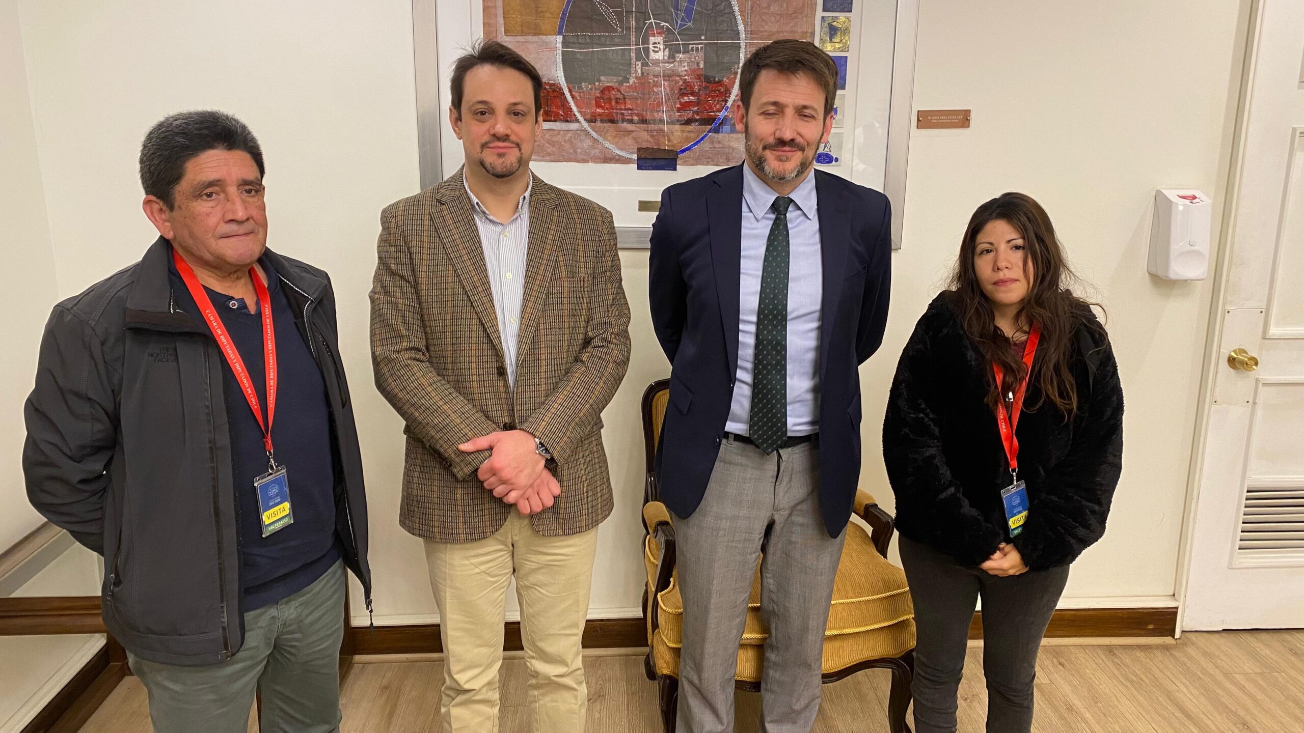 Featured image for “Diputado Rivas y vecinos de Los Andes se reunieron con el ministro de Energía por alzas excesivas en cuentas de luz”